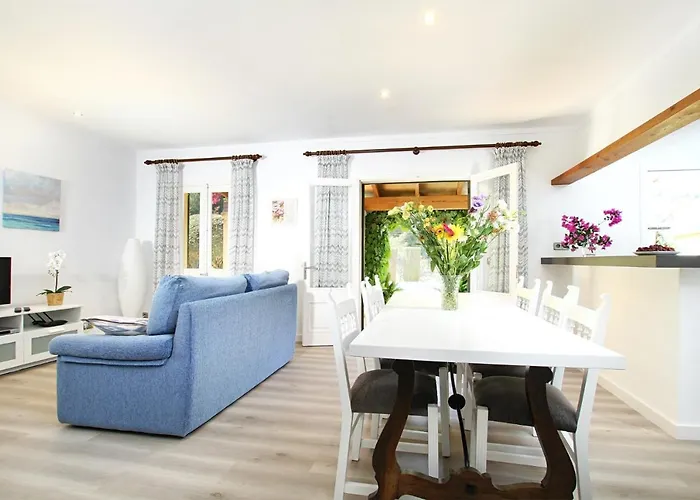 Готель Plana By